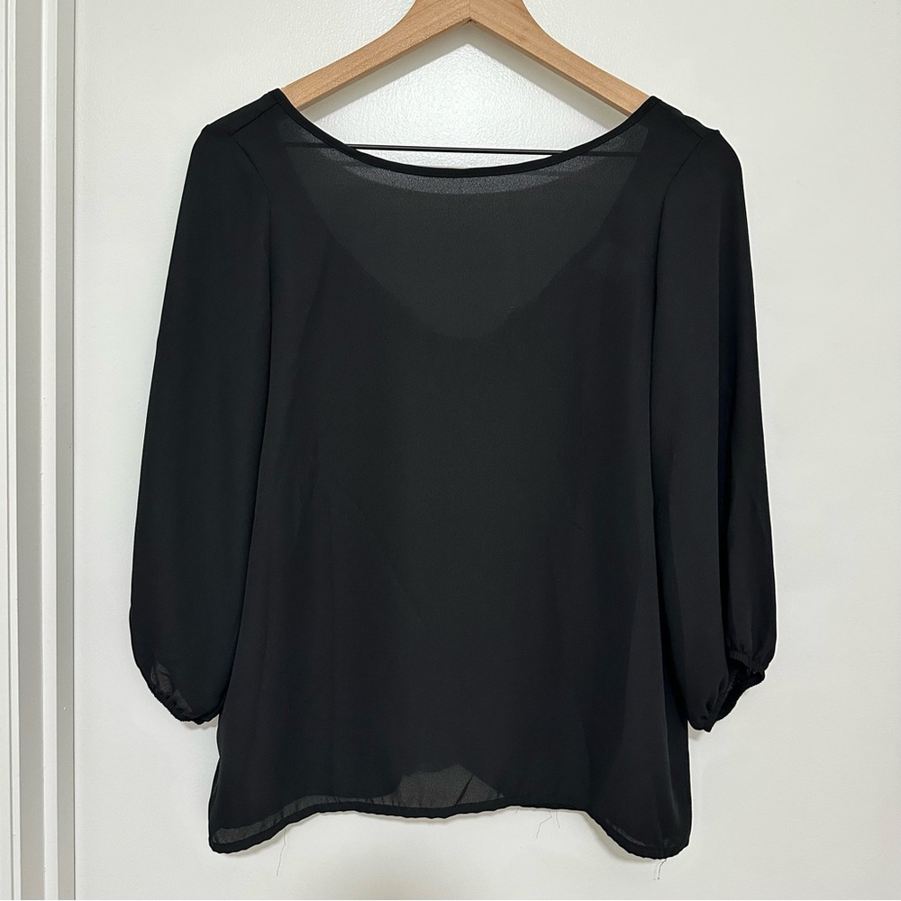 BRENDA’S | Chic Black Top with Leopard Print Bow‎ - Picture 2 of 4